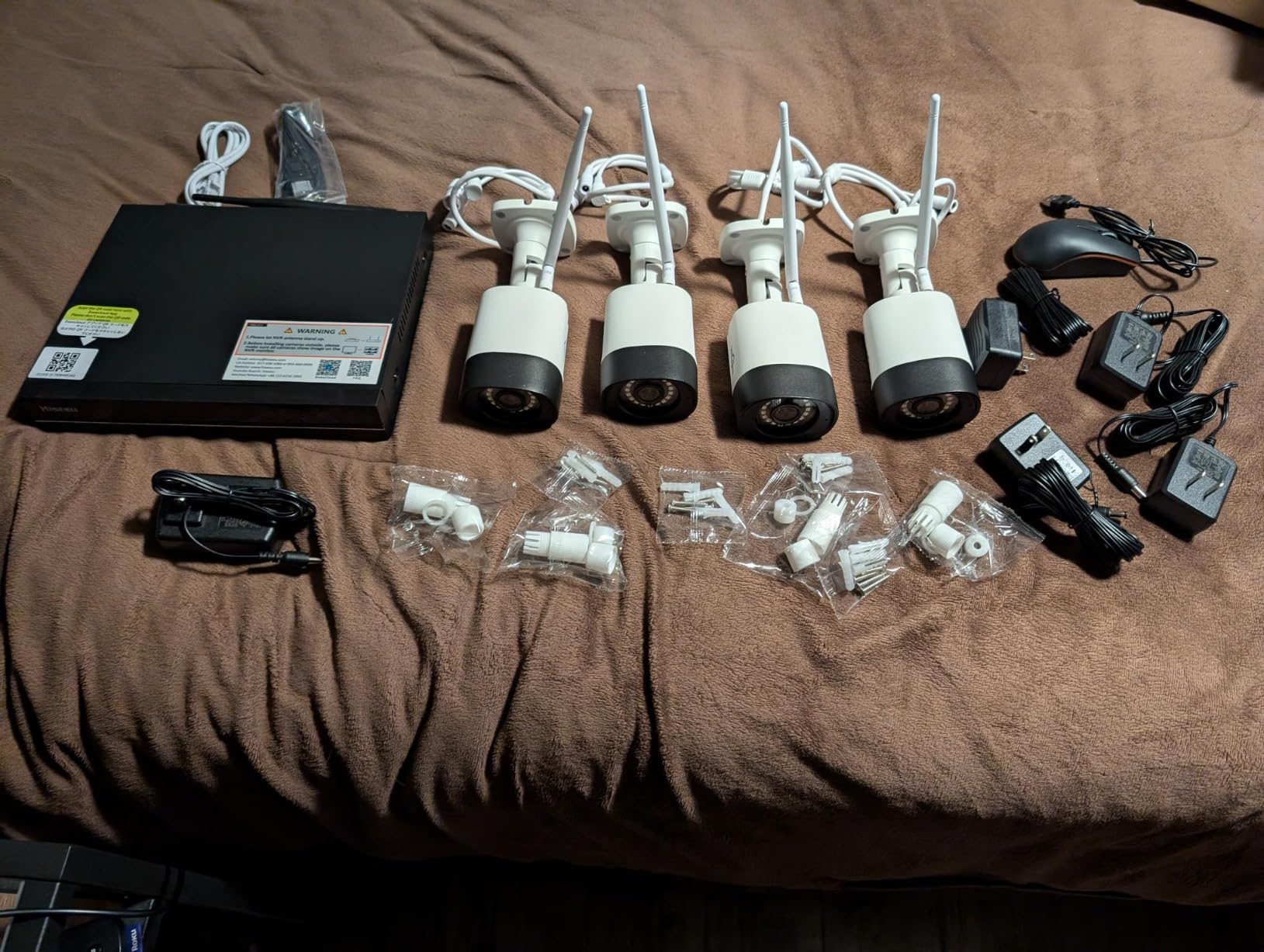 Hiseeu Wireless Security Camera, 5MP WiFi Security Camera System, 500GB HDD customer photo 1