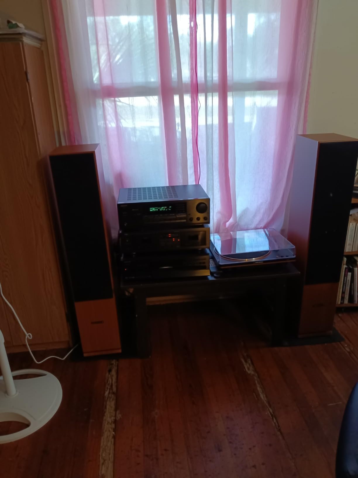 Rockville RockTower 68C Classic Home Audio Tower Speakers Passive 8 Ohm customer photo 1