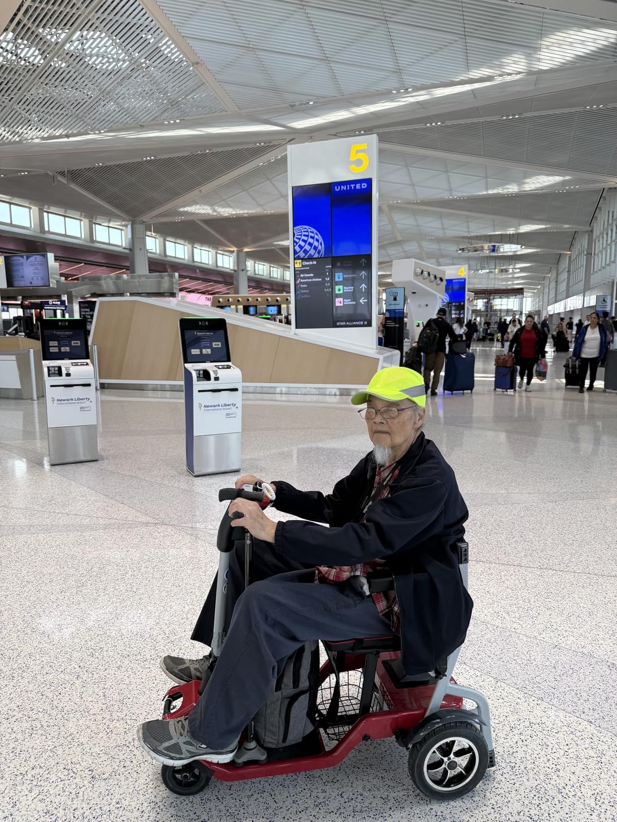 ZiiLIF R3b Folding Mobility Scooter for Seniors, 37.5 lbs Airline Approved customer photo 2