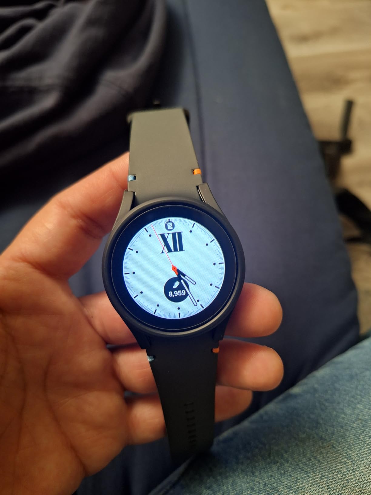 Samsung Galaxy Watch FE 40mm Bluetooth AI Smartwatch w/Fitness Tracking, BIA Sensor, Personalized HR Zones, Heart Rate Tracker, Sleep Monitor, 2024, Silver [US Version, 1Yr Manufacturer Warranty] customer photo 1