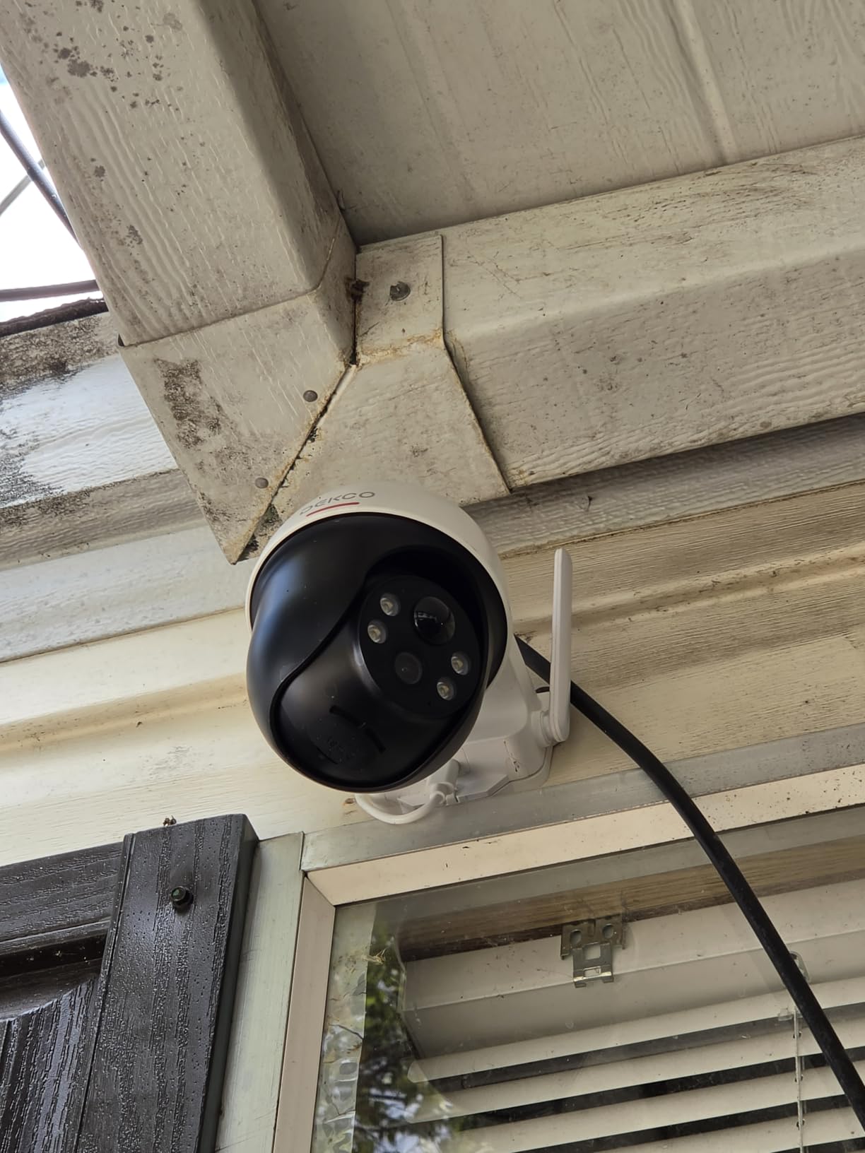 DEKCO Solar Security Camera Outdoor Wireless, True 2K, Panoramic PTZ customer photo 2
