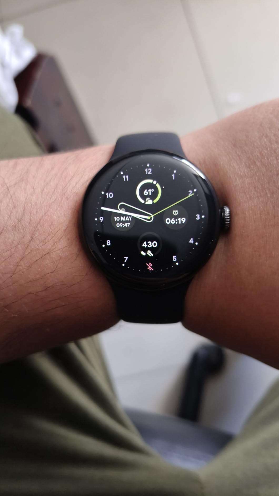 Google Pixel Watch 2 with Fitbit Heart Rate Tracking, Stress Management, Safety Features - Android Smartwatch - Matt Black Aluminum Case - Obsidian Active Band - GPS (Renewed) customer photo 2