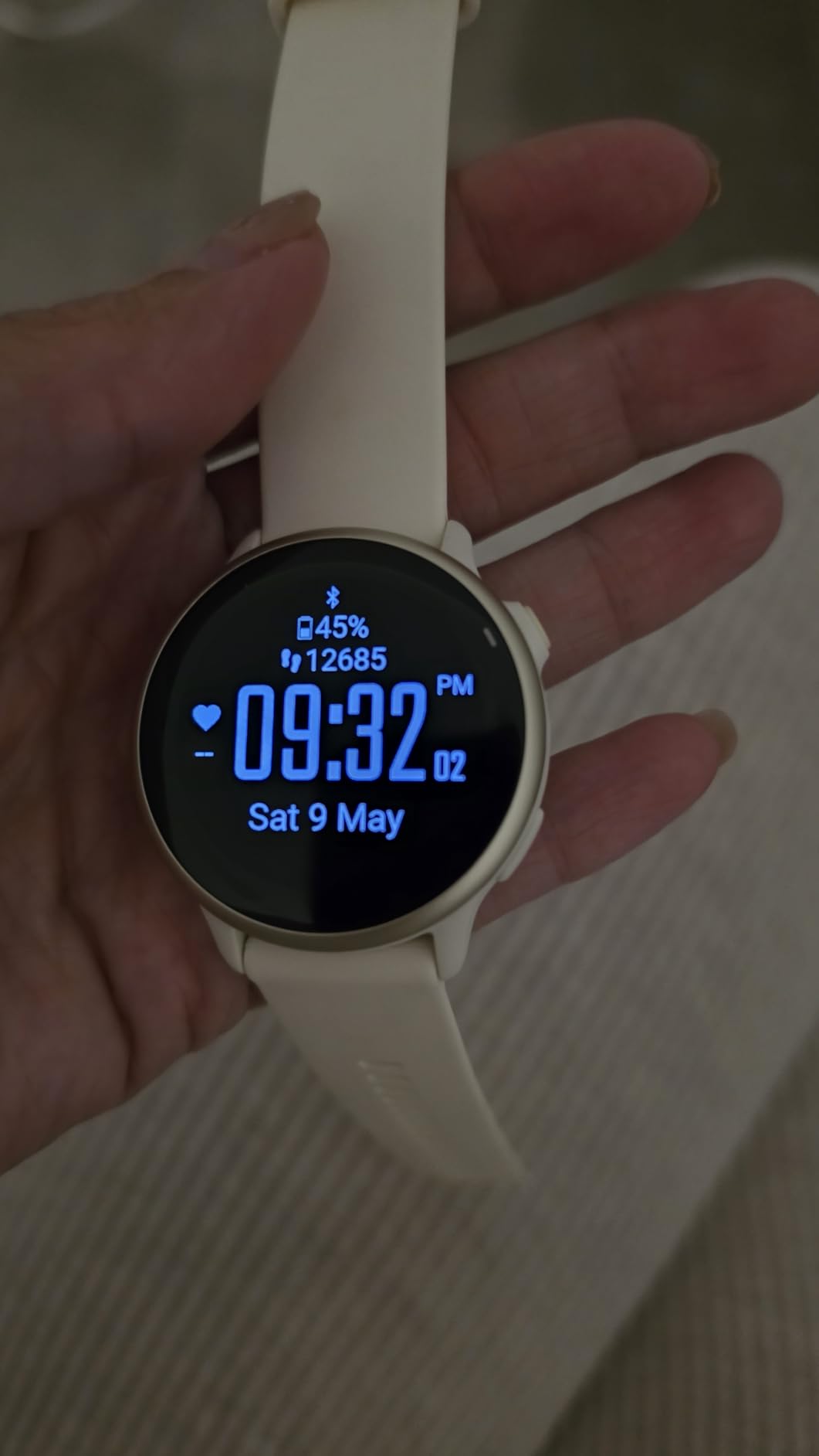Garmin vívoactive® 6, Health & Fitness GPS Smartwatch, 42mm, Slate customer photo 1