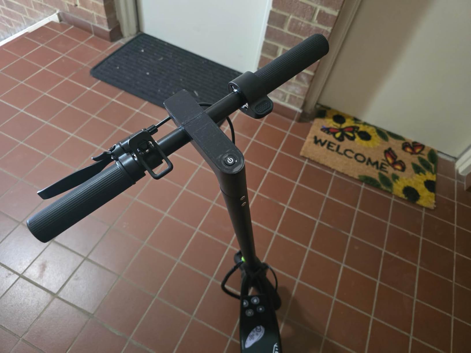 Electric Scooter for Adults, Teens & Big Kids, 350W-500W Motor, 10Mph-21 MPH & 10-28 Miles Max Range, 6.5 to 10 inch Tires, Portable Lightweight E-Scooter customer photo 1