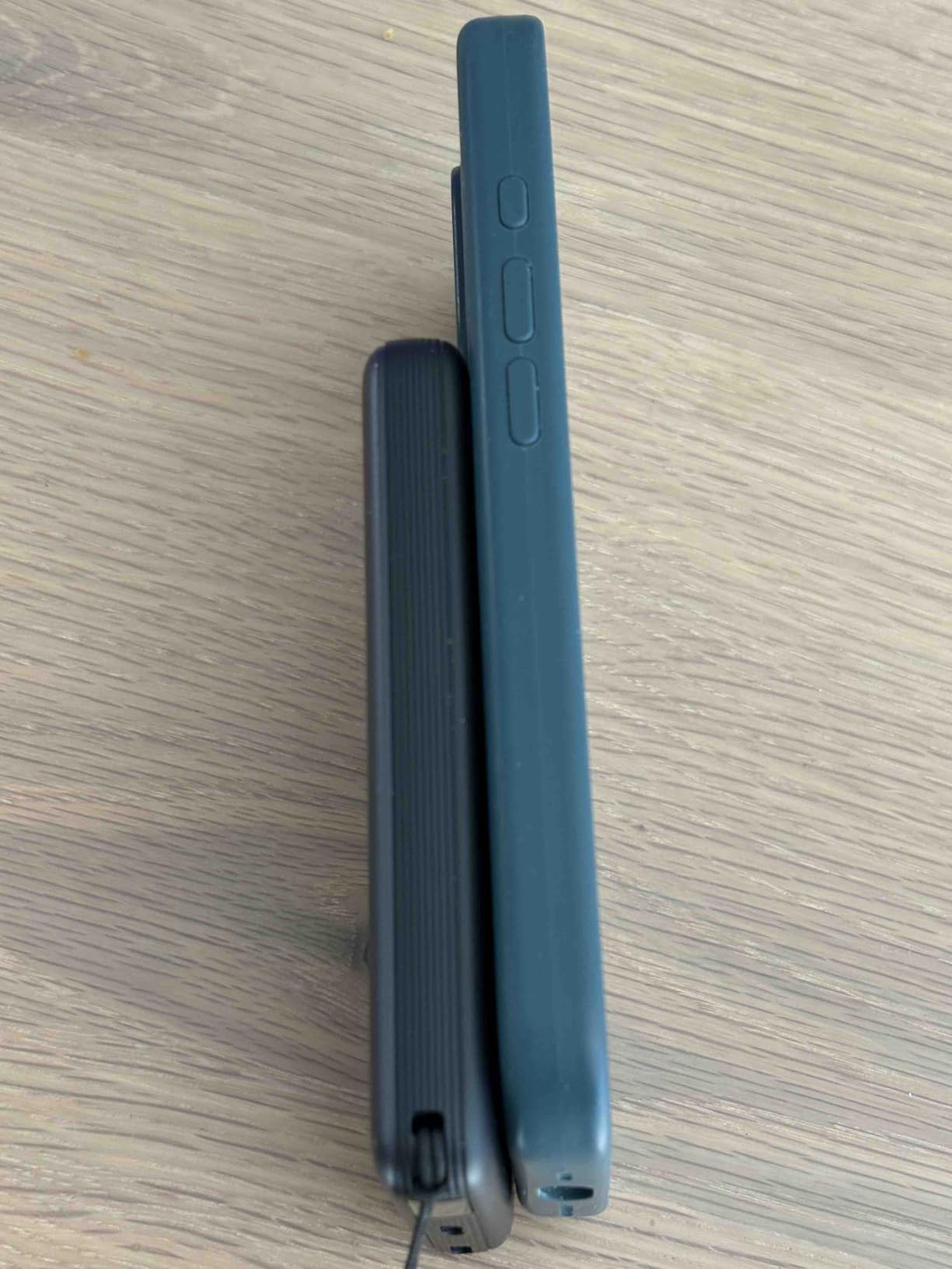 INIU Magnetic Slimmest Power Bank, 10000mAh Qi2.2 Portable Charger customer photo 2