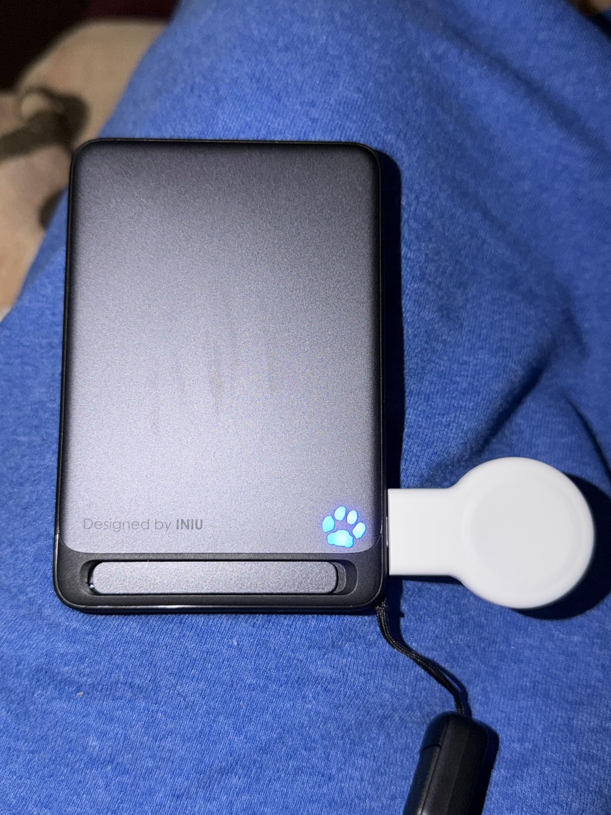 INIU for Magsafe Power Bank, Ultra Slim 10000mAh 15W Magnetic Portable Charger, 45W Fast Charging with Built-in USB-C Cable, Battery Pack with Stand for iPhone Air 17 16 15 14 13 12 Only customer photo 2
