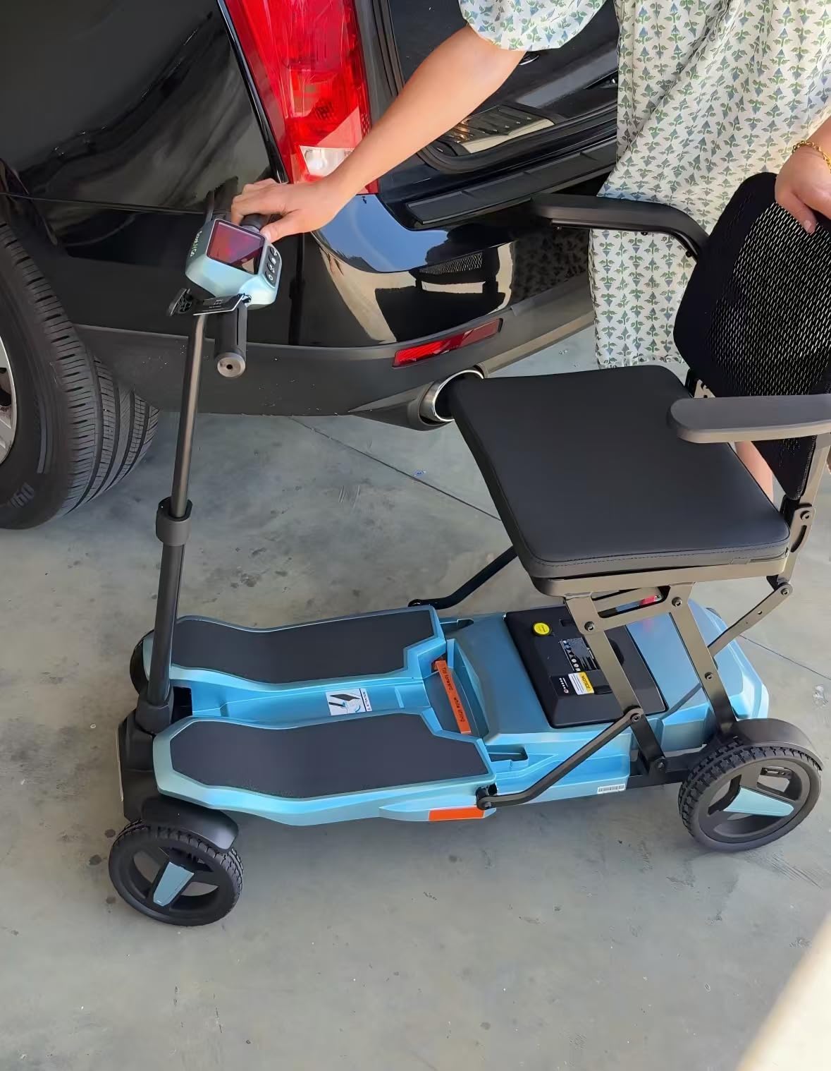 SCOOTNGO Voyager Mobility Scooter for Seniors Adults, 33lbs Travel Scooter customer photo 2
